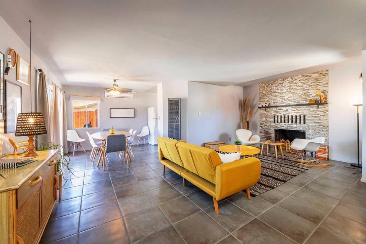 ジョシュア・ツリー Made In The Shade - Central, Hot Tub, Ac, Sleeps 8ヴィラ エクステリア 写真