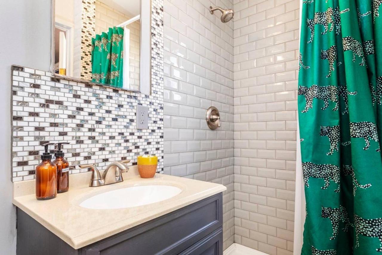 ジョシュア・ツリー Made In The Shade - Central, Hot Tub, Ac, Sleeps 8ヴィラ エクステリア 写真
